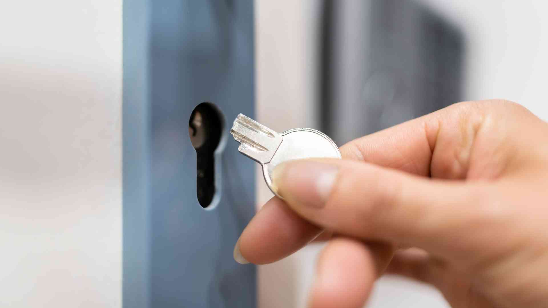 Broken Key Extraction 
